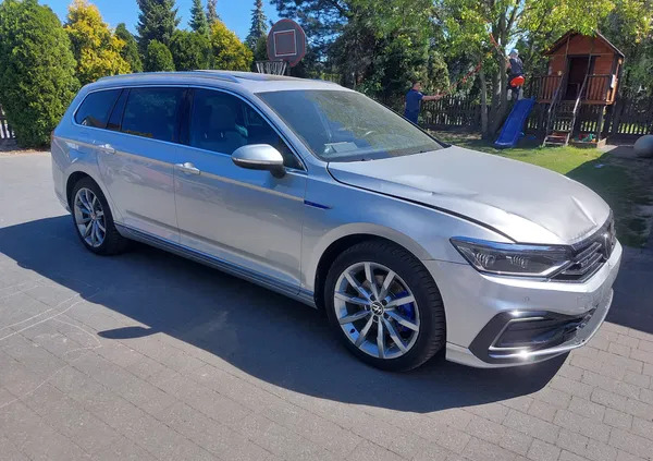 turek Volkswagen Passat cena 82000 przebieg: 87000, rok produkcji 2021 z Turek